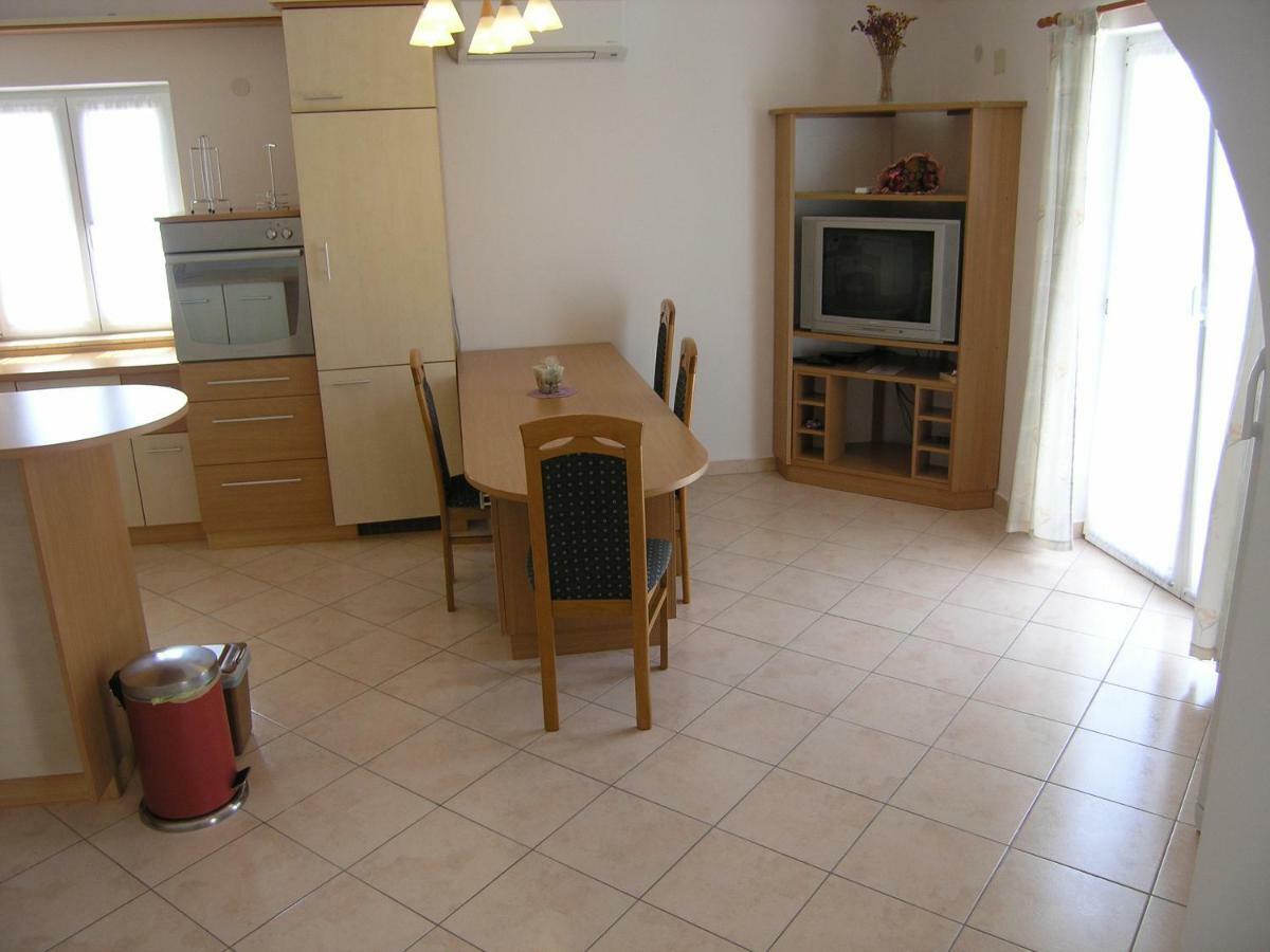 Apartman Juric Apartamento Krk Town Exterior foto